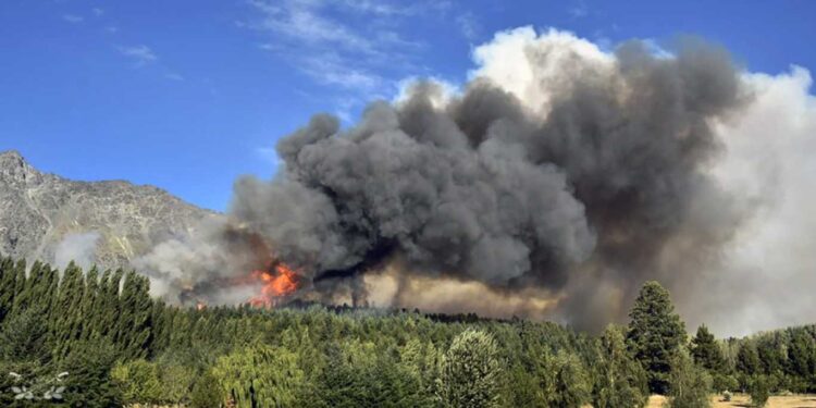 EL SENADO APROBÓ UN PROYECTO DE DECLARA «ZONA DE DESASTRE Y EMERGENCIA» A CUSHAMEN Y EL BOLSÓN POR LOS INCENDIOS