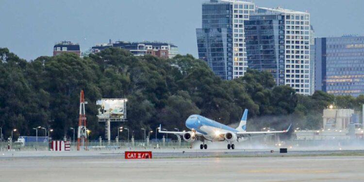AEROLÍNEAS ARGENTINAS CANCELÓ VUELOS A CHILE, BRASIL Y MÉXICO HASTA EL 9 DE ABRIL