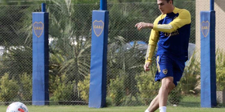 CON CARDONA, BOCA SE ENTRENA A PUERTAS ABIERTAS