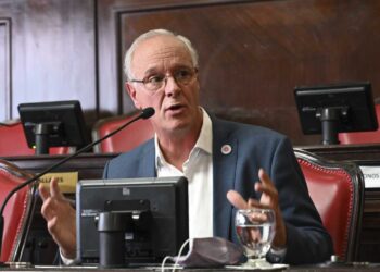 ANTE «DIMENSIÓN CASI EXPLOSIVA» DE LA SUBA DE CONTAGIOS, LA PROVINCIA AUMENTÓ LAS RESTRICCIONES