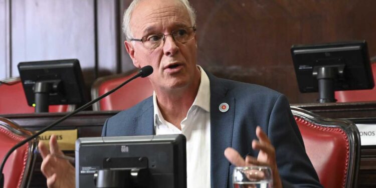 ANTE «DIMENSIÓN CASI EXPLOSIVA» DE LA SUBA DE CONTAGIOS, LA PROVINCIA AUMENTÓ LAS RESTRICCIONES