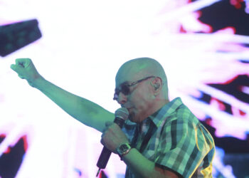 GOLLÁN Y CAFIERO TUITEARON SOBRE LA VACUNACIÓN DEL INDIO SOLARI Y LA OPOSICIÓN LOS CRUZÓ