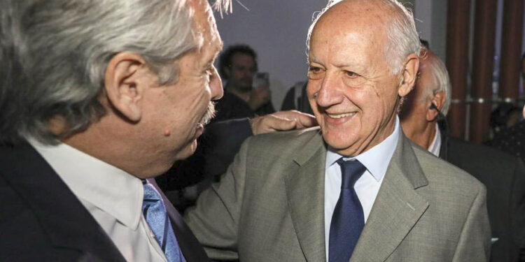 LAVAGNA REAPARECIÓ CON UN ELOGIO AL GOBIERNO POR LA REBAJA DE APORTES EN EL NORTE DEL PAÍS