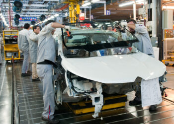 LA INDUSTRIA AUTOMOTRIZ CRECE A UN 30% INTERANUAL, SEGÚN ADEFA