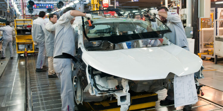 LA INDUSTRIA AUTOMOTRIZ CRECE A UN 30% INTERANUAL, SEGÚN ADEFA