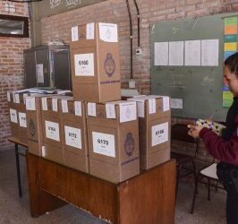 LA PROVINCIA RECONOCIÓ QUE LE «PREOCUPA» QUE LAS ELECCIONES PROVOQUEN «AGLOMERACIONES Y CONTAGIOS MASIVOS»