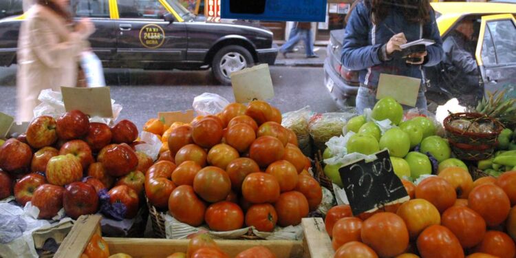 ESPAÑOL PRESENTÓ EL «MERCADO FEDERAL AMBULANTE», UN PROGRAMA QUE OFRECERÁ PRODUCTOS FRESCOS A PRECIOS MAYORISTAS