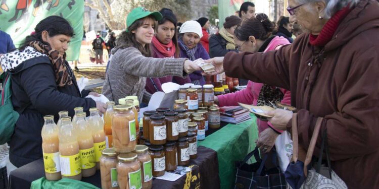EN MEDIO DEL REBROTE INFLACIONARIO, ESPAÑOL APURA LA EXPANSIÓN DE VENTA DE COMIDA EN CAMIONES AMBULANTES EN EL CONURBANO