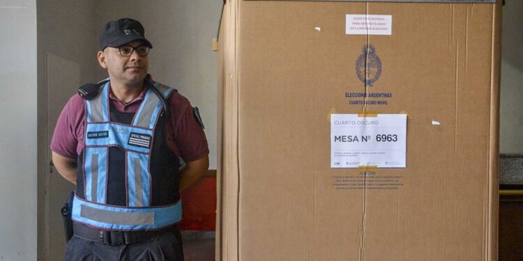 DISTINTAS FUERZAS DISCUTEN SI SE SUSPENDEN LAS PASO DE LAS LEGISLATIVAS O SE VOTA DIRECTAMENTE EN LAS GENERALES