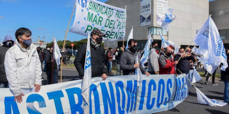 GREMIO GASTRONÓMICO ADVIRTIÓ QUE SE PERDIERON 25.000 PUESTOS LABORALES DEL RUBRO EN LA CIUDAD POR LA PANDEMIA