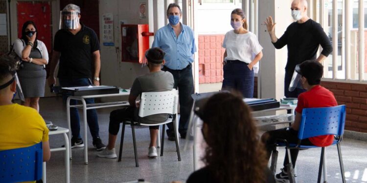 CIUDAD: SINDICATOS LLAMARON A REALIZAR MAÑANA «UN PARO DOCENTE» TRAS LA DECISIÓN DE VOLVER A CLASES PRESENCIALES