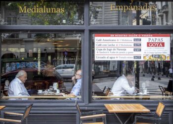 ASEGURAN QUE EL SALARIO VOLVERÁ A PERDER EN 2021 FRENTE A UNA INFLACIÓN, QUE PODRÍA ENCAMINARSE AL 60%