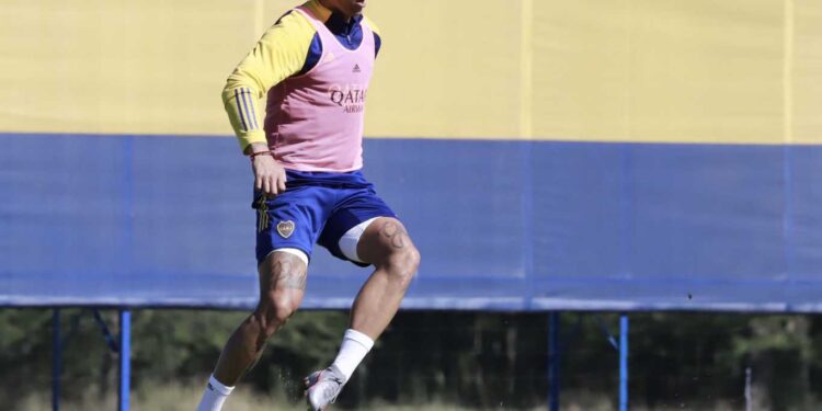 MARCOS ROJO SE ENTRENA DE MANERA DIFERENCIADA Y NO ESTARÍA ANTE ATLÉTICO TUCUMÁN