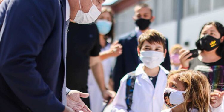 MIENTRAS TROTTA BUSCA MANTENER LA PRESENCIALIDAD, LOS GREMIOS DOCENTES HACEN PARO PARA SUSPENDER LAS CLASES EN LA CIUDAD