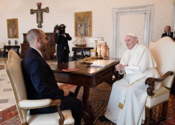 GUZMÁN SE REUNIÓ CON EL PAPA Y CON EMPRESARIOS ITALIANOS EN ROMA