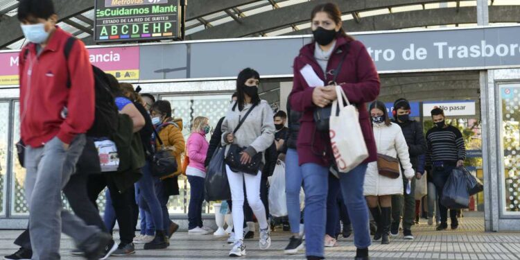 VIZZOTTI AFIRMÓ QUE EL AUMENTO EXPONENCIAL DE CASOS «SE DETUVO», PERO ACLARÓ QUE EL SISTEMA SANITARIO «SIGUE EN TENSIÓN»