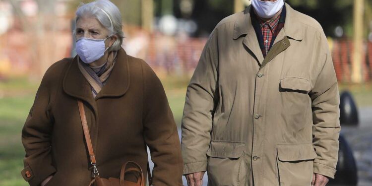 UN VIERNES CON CIELO PARCIALMENTE NUBLADO Y UNA MÁXIMA DE 20 GRADOS