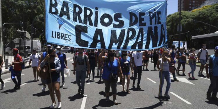 «CHINO» NAVARRO PIDIÓ A ORGANIZACIONES SOCIALES «UNA TREGUA POR 21 DÍAS» SIN MOVILIZACIONES PARA «FRENAR LA CURVA» DE CASOS