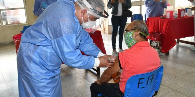 RENUEVAN EL INCENTIVO AL PERSONAL DE LA SALUD Y LO ELEVAN A 6.500 PESOS