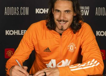 CAVANI RENOVÓ SU CONTRATO CON MANCHESTER UNITED: «ME EMOCIONÓ LO MUCHO QUE LA HINCHADA HA QUERIDO QUE ME QUEDARA», DIJO