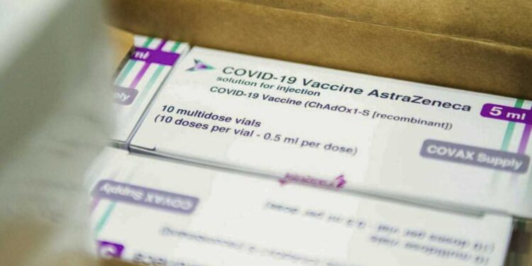 DURANTE MAYO LLEGARÁN AL PAÍS CASI CUATRO MILLONES DE VACUNAS DE ASTRAZENECA