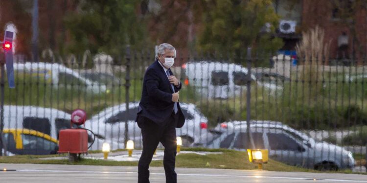 ALBERTO FERNÁNDEZ: «MACRI ME RECOMENDÓ DEJAR DE TRABAJAR A LAS 19:00 Y TOMARME UN DESCANSO CADA DOS SEMANAS»