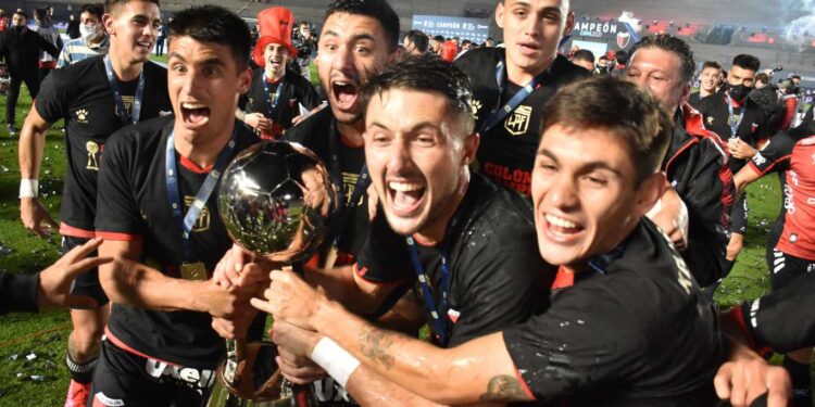 «NO HAY PLATA QUE COMPRE LA GLORIA», REFLEXIONÓ EL «PULGA» RODRÍGUEZ, EMBLEMA DEL COLÓN CAMPEÓN DE LA LIGA PROFESIONAL