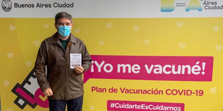 QUIRÓS ADVIRTIÓ QUE SE DEBE «AVANZAR DE MANERA MÁS ACELERADA» CON LAS SEGUNDAS DOSIS ANTE POSIBLE CIRCULACIÓN DE VARIANTE INDIA