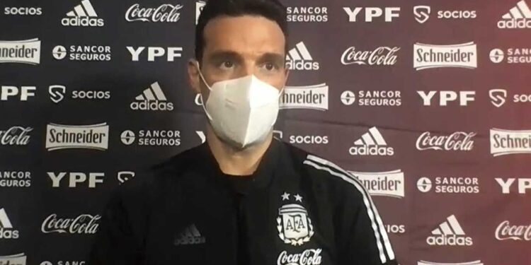 SCALONI NO CONFIRMÓ EL EQUIPO Y EVITÓ DAR DETALLES SOBRE LO OCURRIDO CON LOS FUTBOLISTAS QUE SE QUEDARON AFUERA