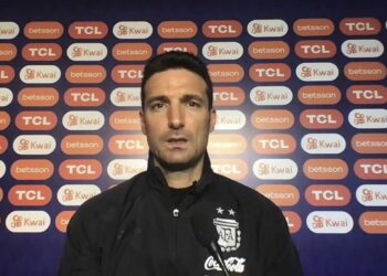 SCALONI: «PARAGUAY ES UN RIVAL MUY INCÓMODO, SABE A LO QUE JUEGA»