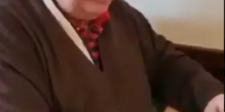 SAMID DIJO QUE TENÍA «PERMISO DE SALIDA LABORAL» CUANDO LO ESCRACHARON EN UN RESTAURANTE