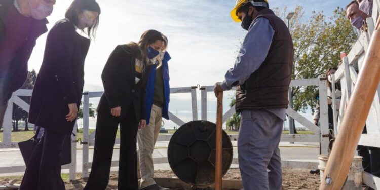 MALENA GALMARINI INAUGURÓ EL ALIVIADOR CLOACAL ROCA QUE BENEFICIARÁ A 20.000 VECINOS Y VECINAS DE VICENTE LÓPEZ