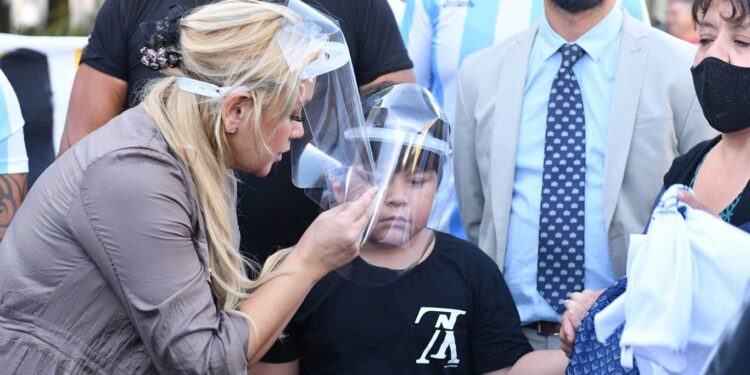 PIDEN INVESTIGAR AL «ENTORNO» DE MARADONA POR LA PRESUNTA PROVISIÓN DE DROGAS