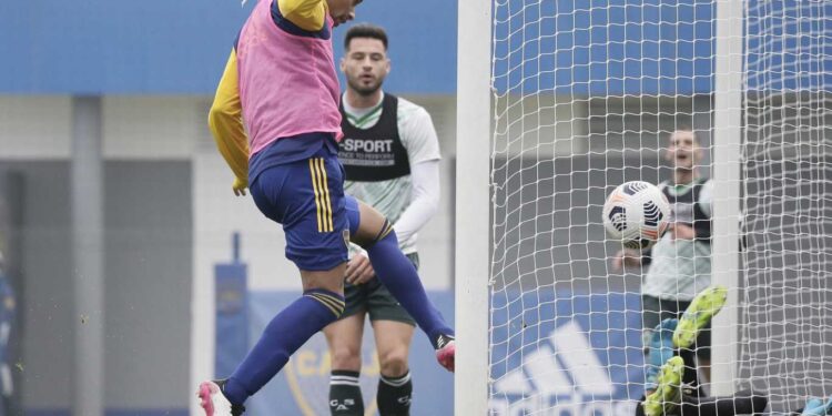 BOCA VENCIÓ A SARMIENTO DE JUNÍN POR 2 A 0 EN UN AMISTOSO