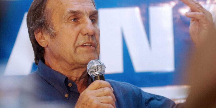 EL ACTO DE REBELDÍA QUE PRIVÓ A REUTEMANN DE SER CAMPEÓN DE LA FÓRMULA 1, PERO OBLIGÓ A UN «SUPERCLÁSICO» MATUTINO