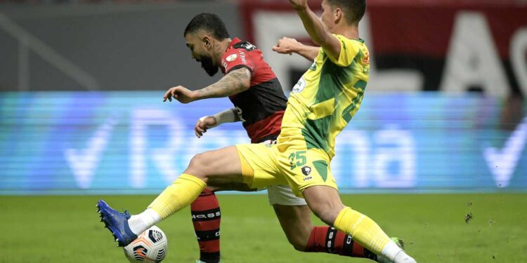 DEFENSA Y JUSTICIA NO PUDO CON FLAMENGO: CAYÓ POR 4 A 1 Y SE DESPIDIÓ DE LA COPA LIBERTADORES