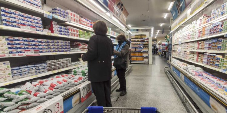ADVIERTEN QUE LA INFLACIÓN DEL PRESUPUESTO 2022 ES «MUY DIFÍCIL DE CUMPLIR»