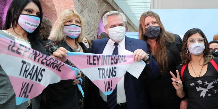 EL GOBIERNO REGLAMENTÓ LA LEY DE ACCESO AL EMPLEO PARA PERSONAS TRAVESTIS, TRANSEXUALES Y TRANSGÉNERO