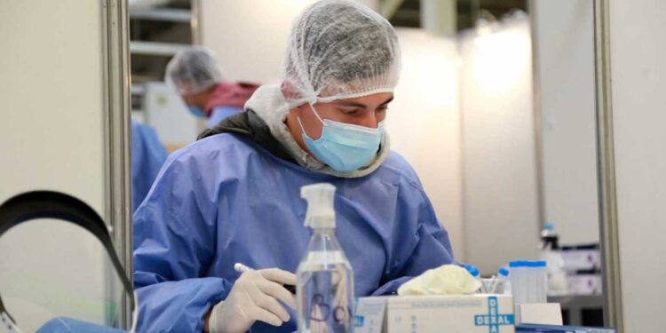 CONTINÚA EL DESCENSO DE CONTAGIOS DE COVID-19 EN LA CIUDAD DE BUENOS AIRES: SE REPORTARON 200 CASOS EN UN DÍA