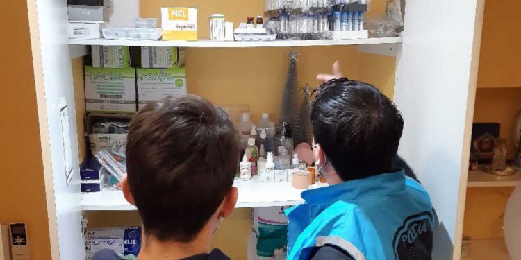 ALLANARON UNA CLÍNICA QUE NO ESTABA HABILITADA EN EL MICROCENTRO PORTEÑO Y SECUESTRARON MEDICAMENTOS SIN AUTORIZACIÓN