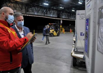 LOS ARGENTINOS VACUNADOS EN EL EXTERIOR YA PUEDEN VALIDAR SU CONSTANCIA