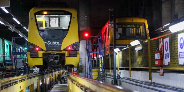 LA CIUDAD ADELANTÓ LA REAPERTURA Y VOLVIÓ A FUNCIONAR LA LÍNEA D DE SUBTES