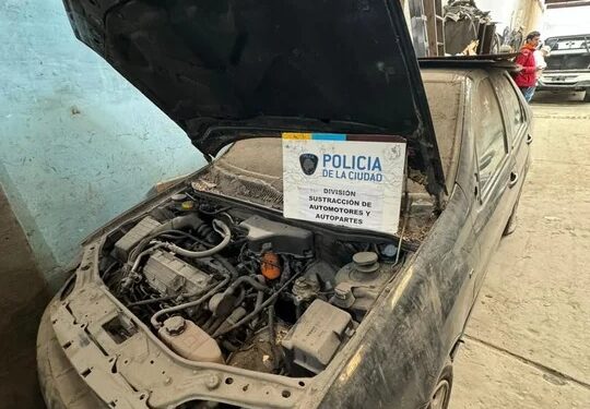 Clausuran un desarmadero ilegal en Balvanera y detienen a su dueño