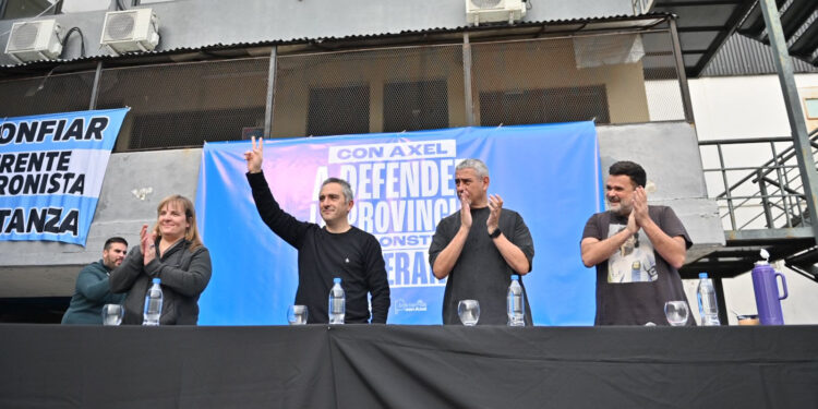 LARROQUE: “MILEI DICE QUE VIENE DEL FUTURO, PERO VIENE DEL PEOR PASADO DE LA ARGENTINA”