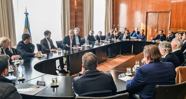 Caputo pidió a los agentes del mercado alentar a que los inversores ingresen al blanqueo