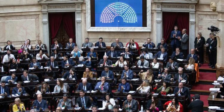 Proyecto contra la «casta»: el oficialismo quiere derogar la ley de libre circulación para legisladores