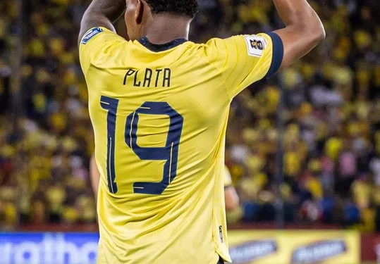 Ecuador goleó por 4 a 0 a Bolivia y sigue soñando con jugar el próximo Mundial