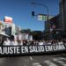 MASIVO ABRAZO AL HOSPITAL DE CLÍNICAS JOSÉ DE SAN MARTÍN, EN RECLAMO POR SU CRÍTICA SITUACIÓN PRESUPUESTARIA