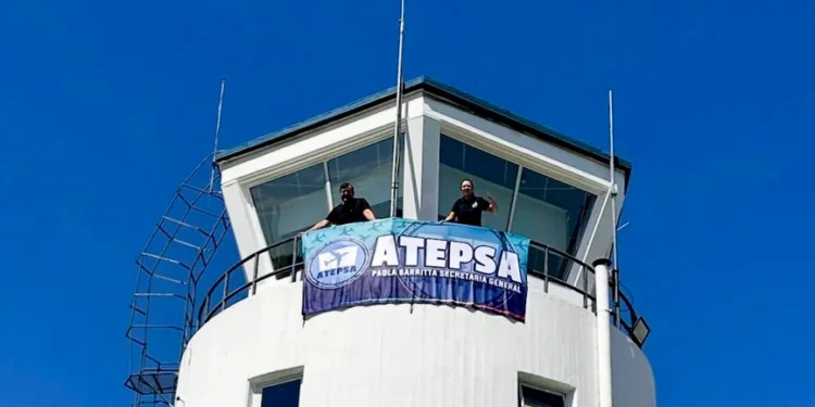 Advertencia del Gobierno por el paro de los Controladores Aéreos