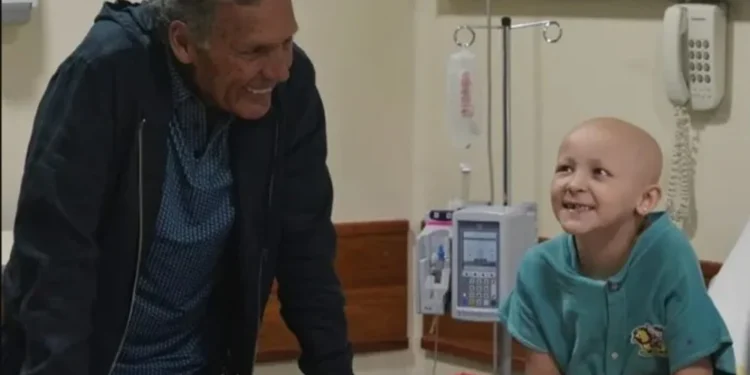 El día en el que Miguel Ángel Russo visitó a niños en tratamiento oncológico en un hospital infantil